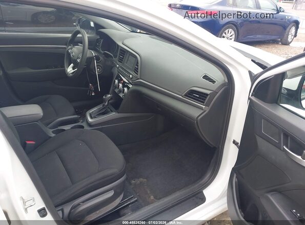5NPD74LF8KH496871 2019 HYUNDAI ELANTRA Белый Вид салона спереди