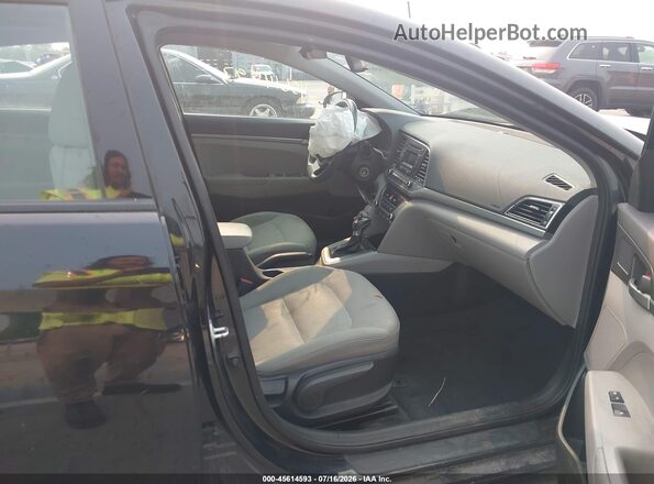 5NPD74LF9HH068560 2017 HYUNDAI ELANTRA Black Vista interior delantera