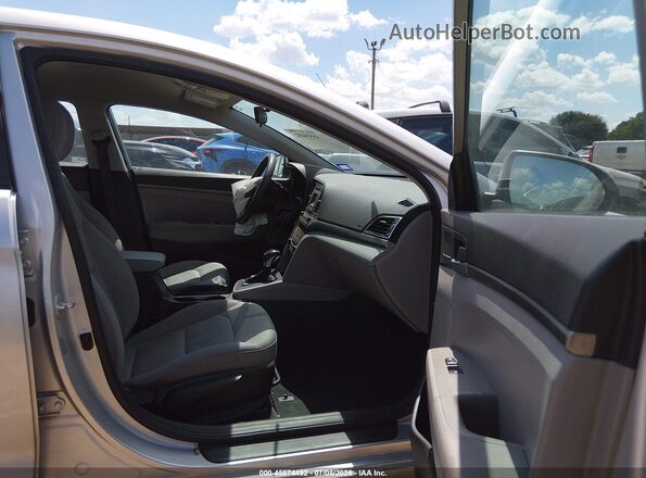 5NPD74LF9HH198712 2017 HYUNDAI ELANTRA Silver Front interior view