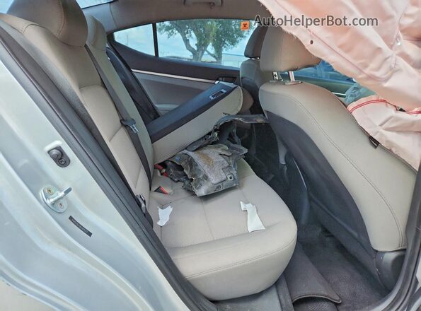 5NPD74LF9KH495227 2019 HYUNDAI ELANTRA Silver Widok tylnych siedzeń