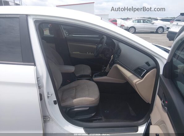 5NPD84LF0HH002878 2017 HYUNDAI ELANTRA White Front interior view