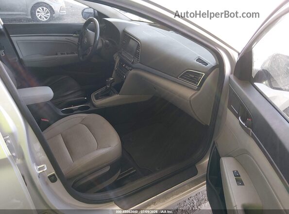5NPD84LF0HH047481 2017 HYUNDAI ELANTRA Silver Vista interior delantera