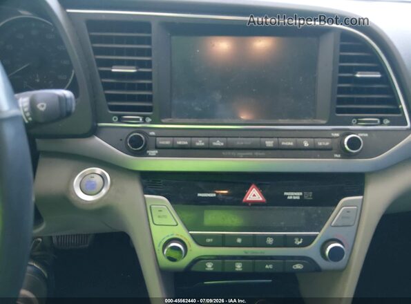 5NPD84LF0HH047481 2017 HYUNDAI ELANTRA Silver 