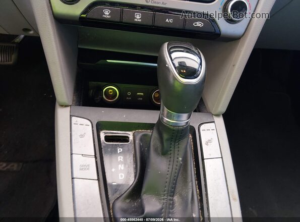 5NPD84LF0HH047481 2017 HYUNDAI ELANTRA Silver 