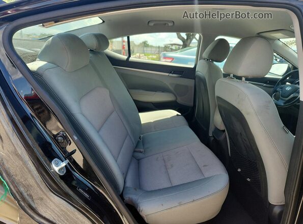 5NPD84LF0HH082859 2017 HYUNDAI ELANTRA Black Widok tylnych siedzeń