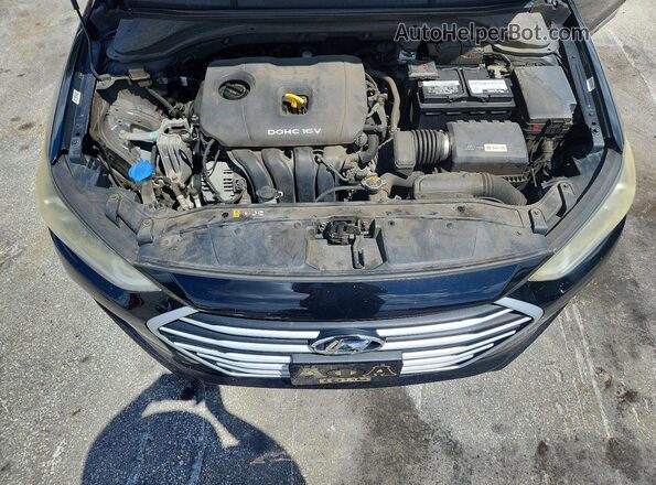 5NPD84LF0HH082859 2017 HYUNDAI ELANTRA Black Widok wnętrza z tyłu