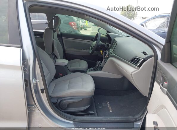 5NPD84LF0HH097846 2017 HYUNDAI ELANTRA Серый Вид салона спереди