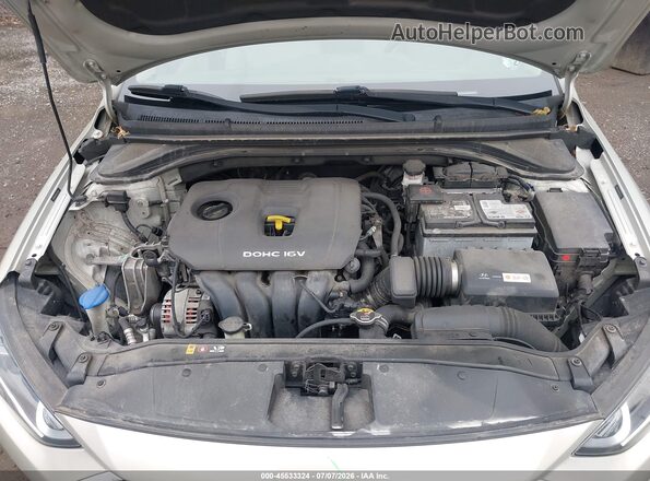 5NPD84LF0HH135267 2017 HYUNDAI ELANTRA Cream Widok z tyłu