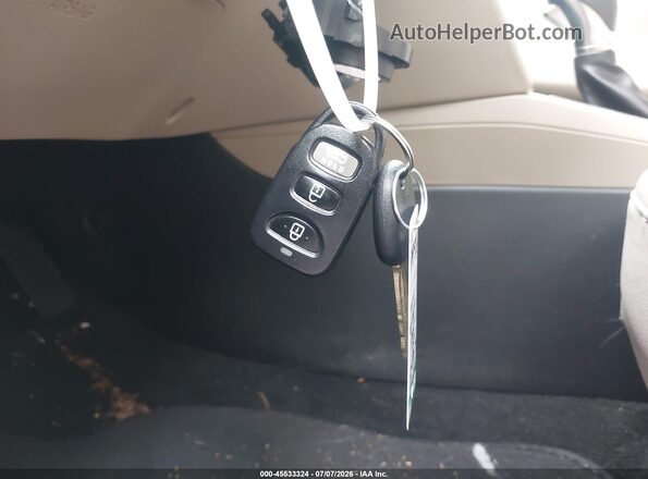 5NPD84LF0HH135267 2017 HYUNDAI ELANTRA Cream Widok deski rozdzielczej