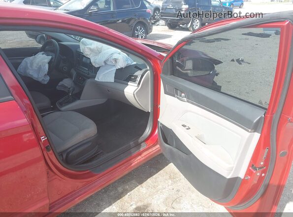 5NPD84LF0JH251350 2018 HYUNDAI ELANTRA Burgundy Front interior view