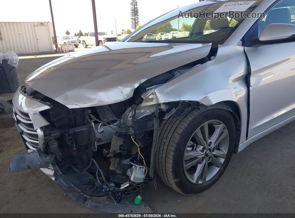 5NPD84LF0JH298328 2018 HYUNDAI ELANTRA Серебряный Вид спереди