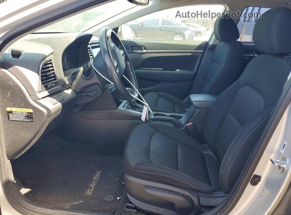5NPD84LF0JH304189 2018 HYUNDAI ELANTRA Silver Front interior view