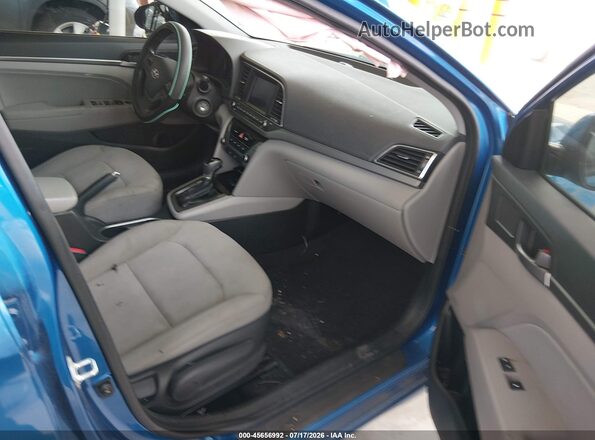 5NPD84LF0JH315502 2018 HYUNDAI ELANTRA Blue წინა სალონის ხედი