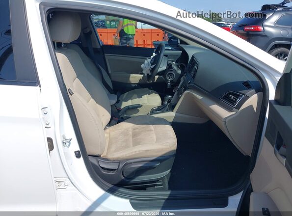 5NPD84LF0JH327584 2018 HYUNDAI ELANTRA White Front interior view