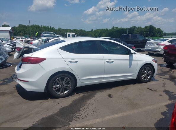 5NPD84LF0JH335104 2018 HYUNDAI ELANTRA Белый Вид задней части салона