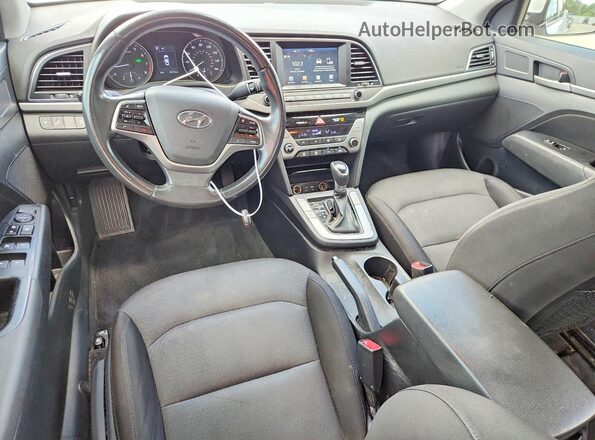 5NPD84LF0JH367969 2018 HYUNDAI ELANTRA Белый Вид панели приборов