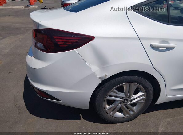 5NPD84LF0KH475946 2019 HYUNDAI ELANTRA Белый Вид спереди
