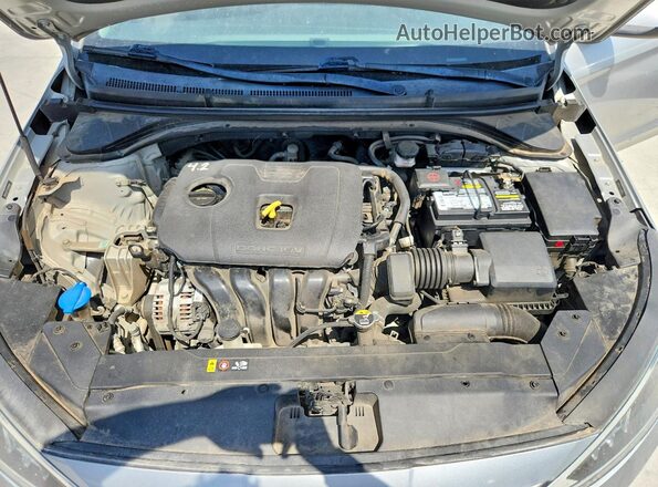 5NPD84LF0LH588443 2020 HYUNDAI ELANTRA Silver Widok wnętrza z tyłu