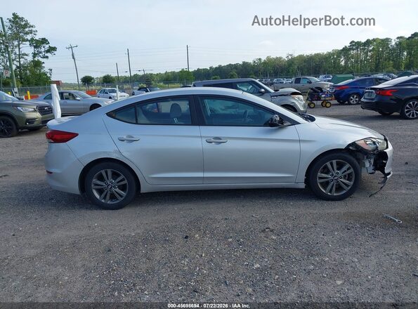 5NPD84LF1HH159075 2017 HYUNDAI ELANTRA Silver Vista interior trasera