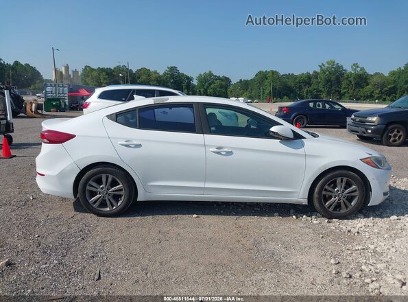 5NPD84LF1HH174868 2017 HYUNDAI ELANTRA White Widok wnętrza z tyłu