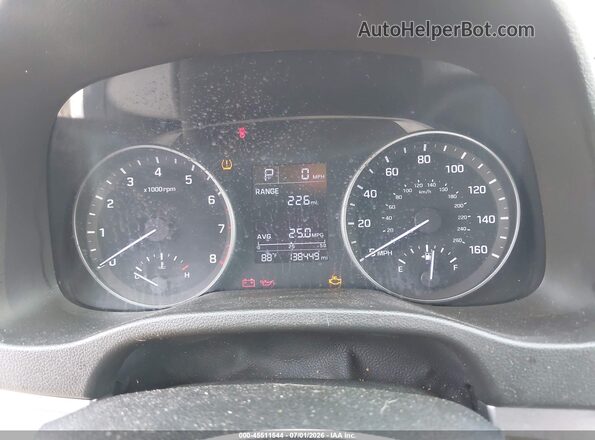 5NPD84LF1HH174868 2017 HYUNDAI ELANTRA White Widok tylnych siedzeń