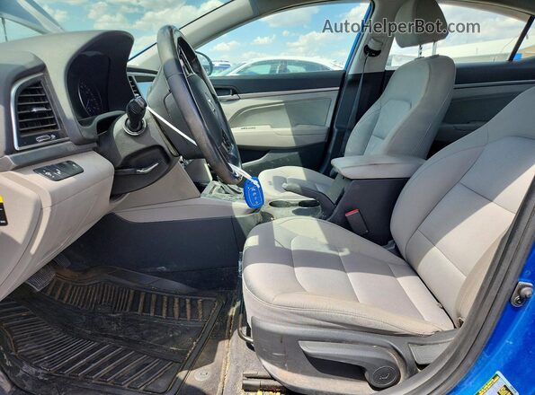 5NPD84LF1JH291596 2018 HYUNDAI ELANTRA Blue Вид салону спереду