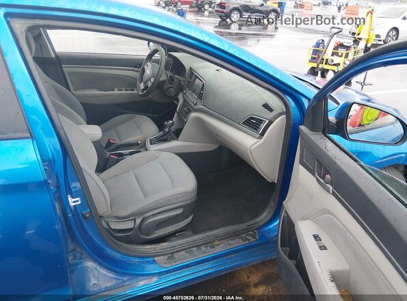 5NPD84LF1JH306159 2018 HYUNDAI ELANTRA Blue Вид салону спереду