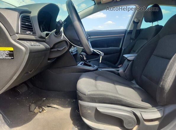 5NPD84LF1JH324211 2018 HYUNDAI ELANTRA White Vista interior delantera