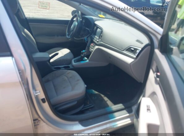 5NPD84LF1JH335144 2018 HYUNDAI ELANTRA Silver Front interior view