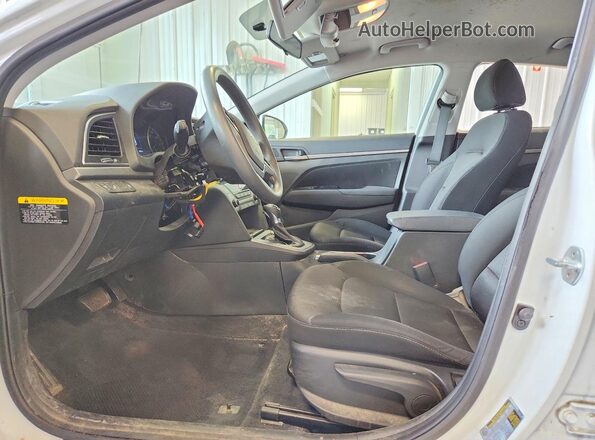 5NPD84LF1JH356625 2018 HYUNDAI ELANTRA White წინა სალონის ხედი