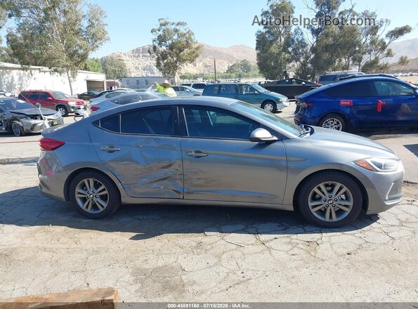 5NPD84LF1JH380374 2018 HYUNDAI ELANTRA Gray Rear interior view