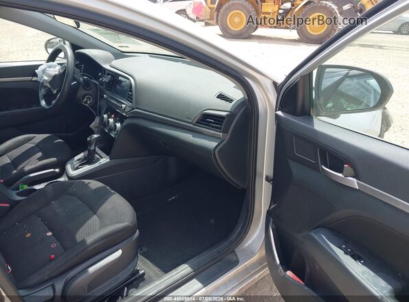 5NPD84LF1KH474496 2019 HYUNDAI ELANTRA Silver Вид салону спереду