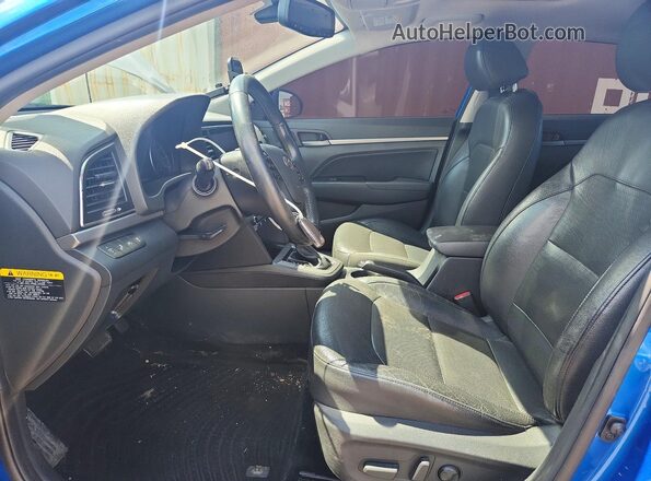 5NPD84LF2HH124447 2017 HYUNDAI ELANTRA Blue წინა სალონის ხედი