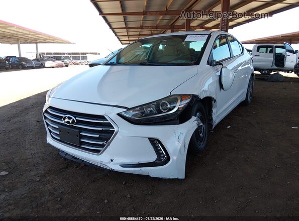 5NPD84LF2HH176788 2017 HYUNDAI ELANTRA Белый Вид спереди