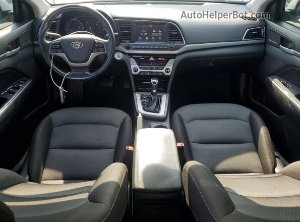5NPD84LF2HH205223 2017 HYUNDAI ELANTRA Белый Вид панели приборов