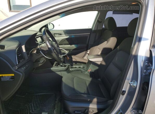 5NPD84LF2HH209689 2017 HYUNDAI ELANTRA Gray Вид салону спереду
