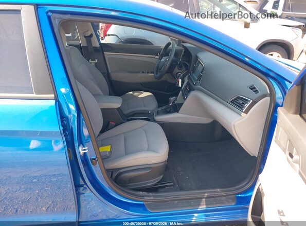 5NPD84LF2JH388757 2018 HYUNDAI ELANTRA Синий Вид салона спереди