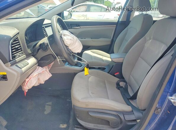 5NPD84LF2JH393943 2018 HYUNDAI ELANTRA Blue Вид салону спереду