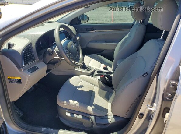5NPD84LF3HH004639 2017 HYUNDAI ELANTRA Серебряный Вид салона спереди