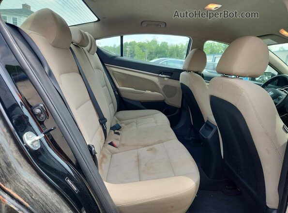 5NPD84LF3HH187864 2017 HYUNDAI ELANTRA Black Widok tylnych siedzeń