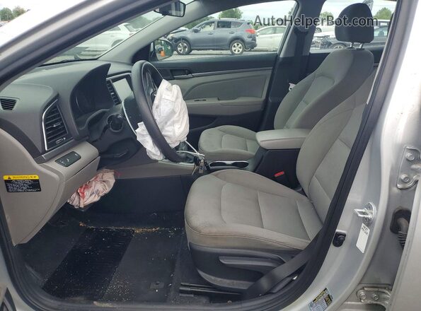 5NPD84LF3JH240312 2018 HYUNDAI ELANTRA Серебряный Вид салона спереди