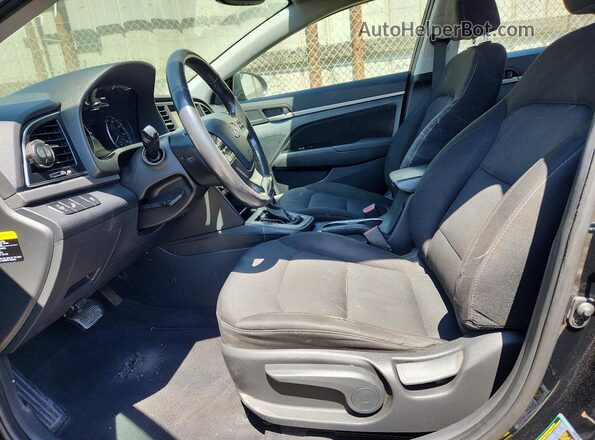 5NPD84LF3JH259300 2018 HYUNDAI ELANTRA Black Front interior view