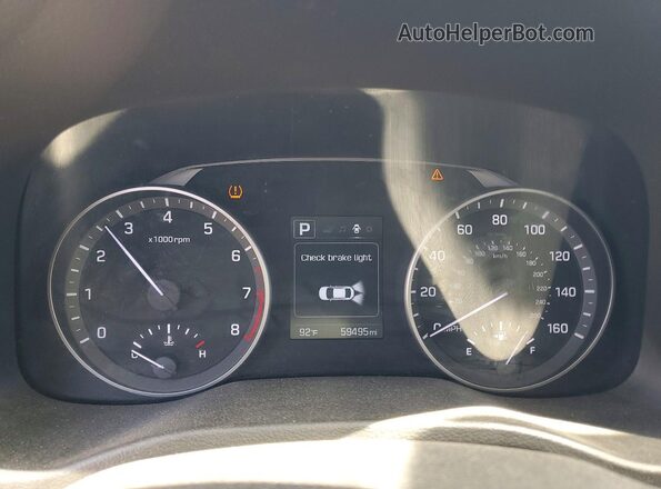 5NPD84LF3JH343245 2018 HYUNDAI ELANTRA White ხელსაწყოთა პანელის ხედი