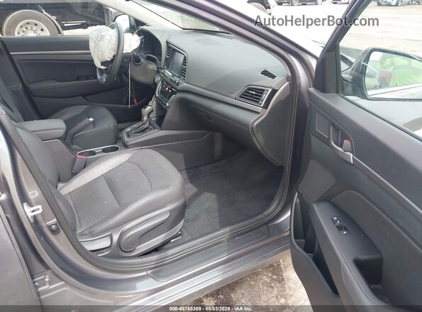 5NPD84LF3JH354780 2018 HYUNDAI ELANTRA Gray Front interior view