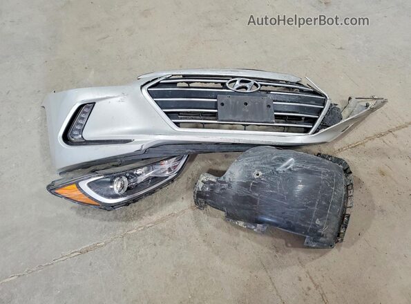 5NPD84LF3JH390386 2018 HYUNDAI ELANTRA Silver Vista del compartimento del motor
