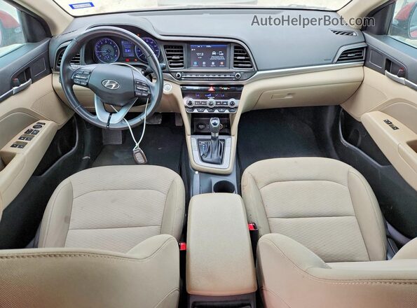 5NPD84LF3LH517074 2020 HYUNDAI ELANTRA Красный Вид панели приборов