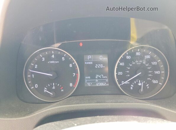 5NPD84LF4HH003029 2017 HYUNDAI ELANTRA Silver Вид щитка приладів