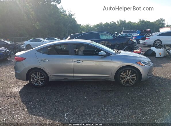5NPD84LF4HH011504 2017 HYUNDAI ELANTRA Silver Вид задньої частини салону