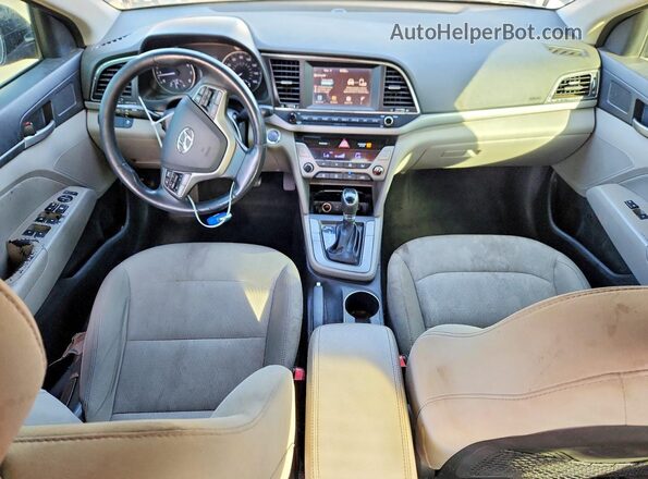 5NPD84LF4HH035818 2017 HYUNDAI ELANTRA Black Առջևի վահանակի տեսք
