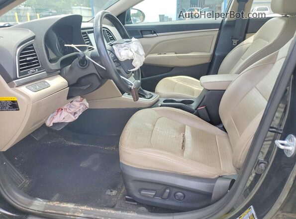 5NPD84LF4HH070892 2017 HYUNDAI ELANTRA Черный Вид салона спереди